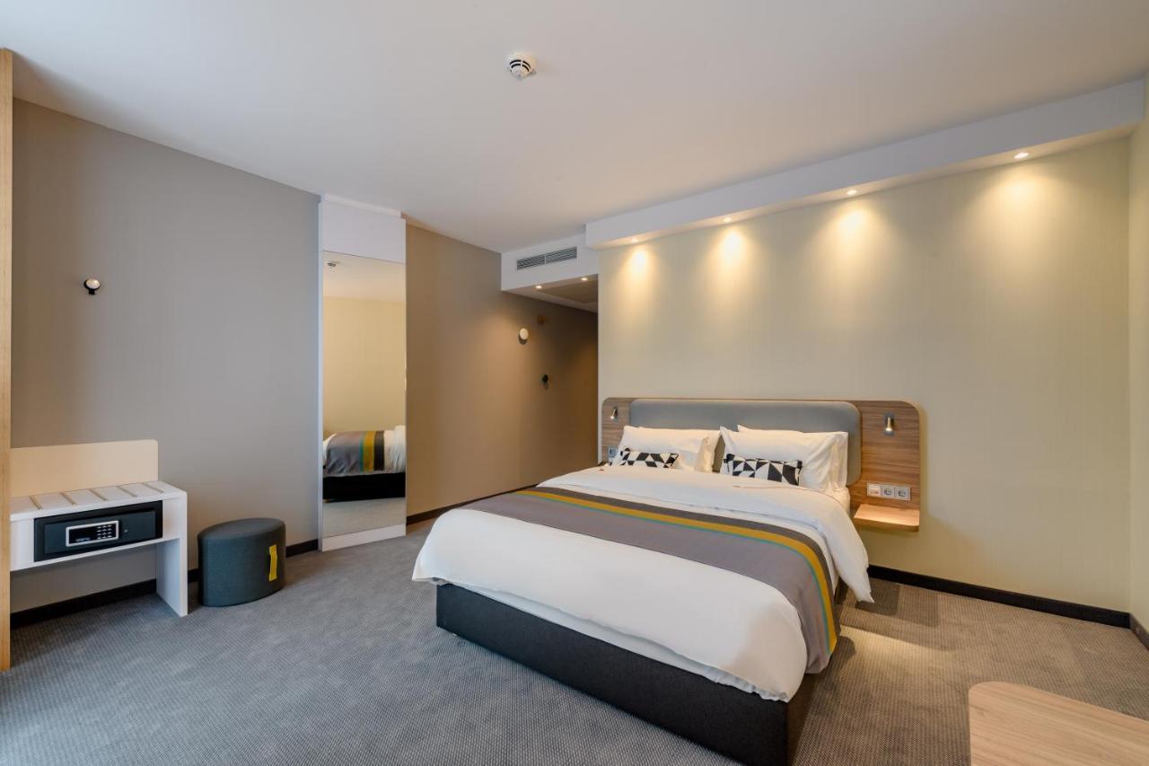 Express - By Ihg