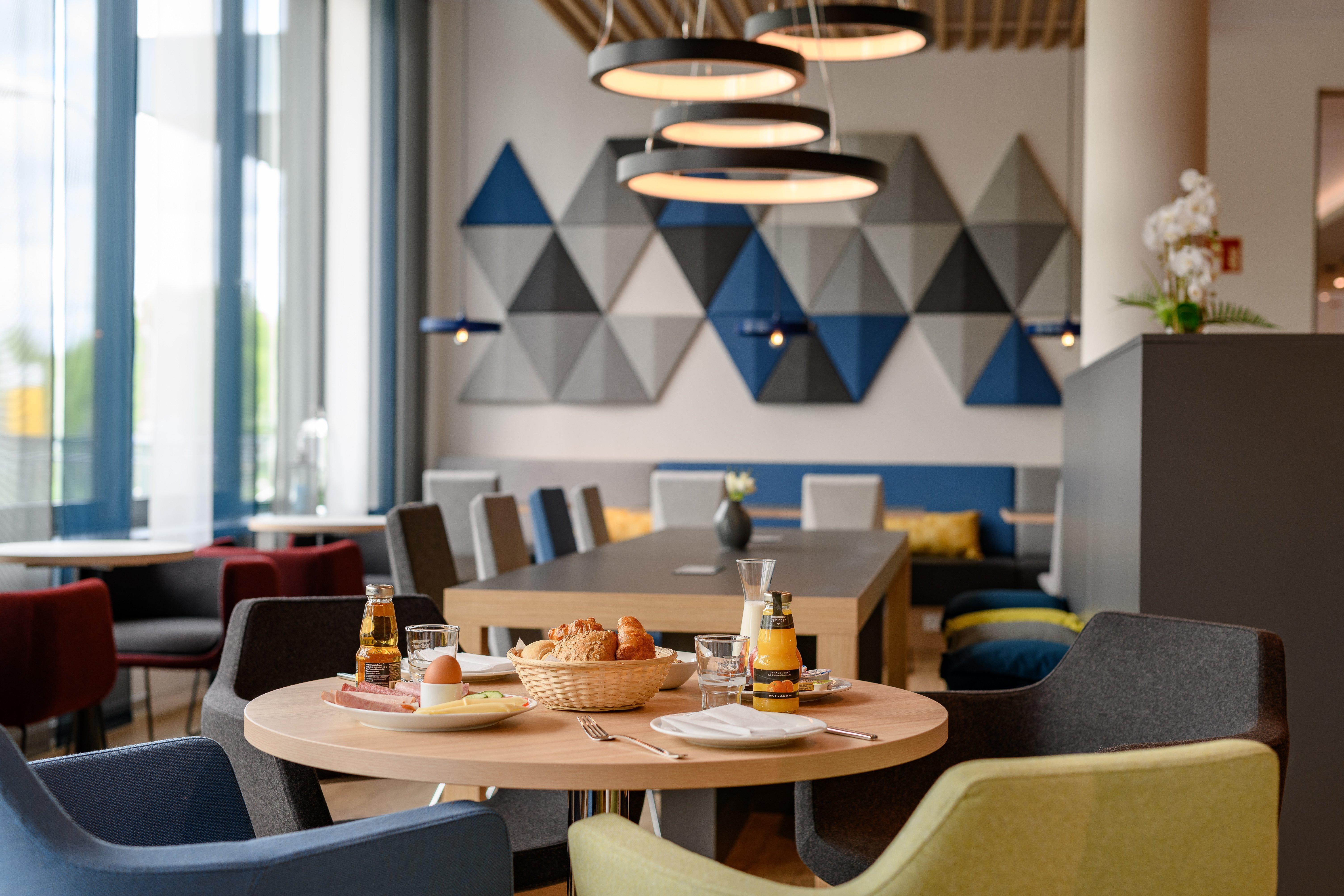 Express - By Ihg Hotel 3*