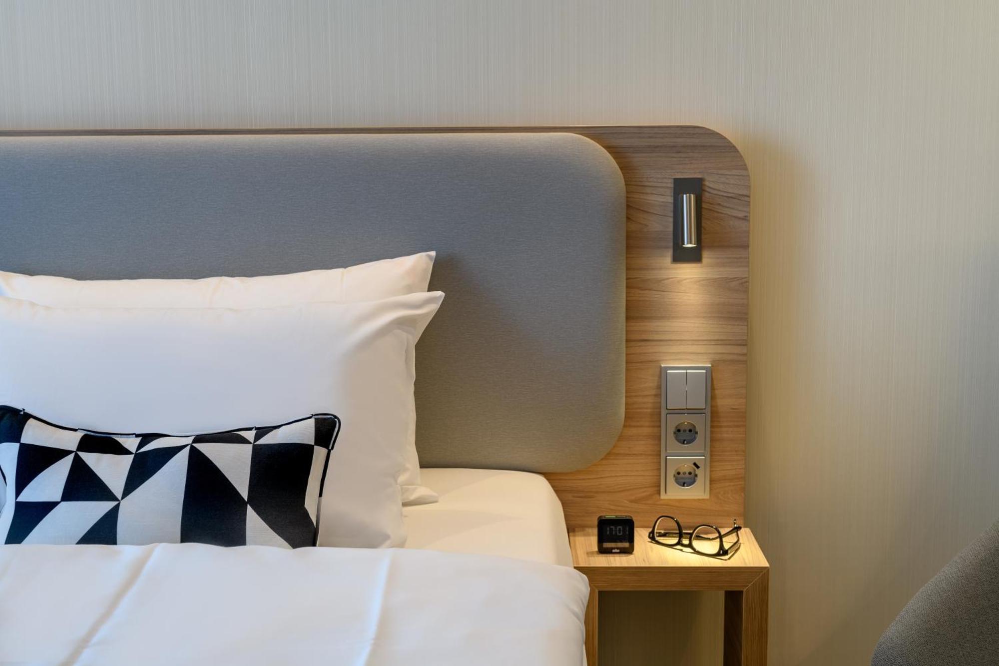 Express - By Ihg 3*